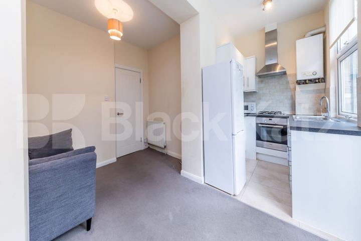  Well presented two double bedroom property set within a period conversion Moray Road, Finsbury Park